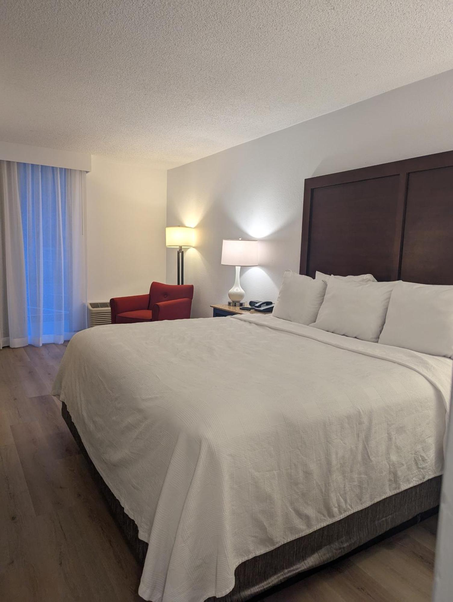 Plaza Hotel Denver Central ภายนอก รูปภาพ